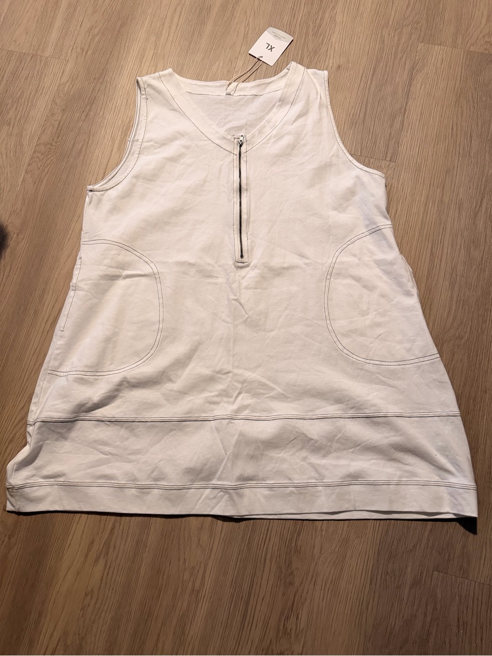 Women’s White Sleeveless Zip-Front Tunic dress